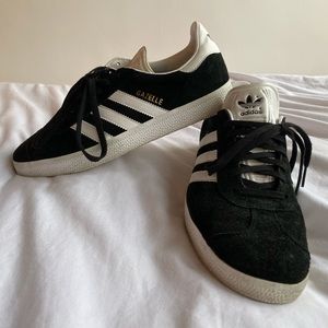 Adidas Sneakers